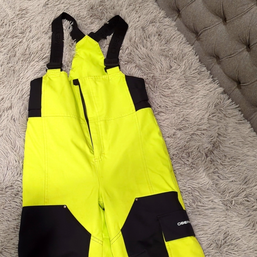 Obermeyer " I grow"ski suit.
